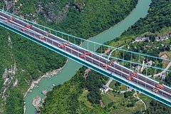 В Китае откроют самый высокий мост в мире