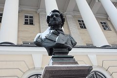 В Одессе начали заколачивать памятник Пушкину