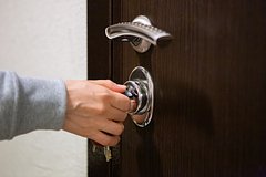 Россиян предупредили о штрафе за входные двери